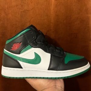 Jordan 1 Mid